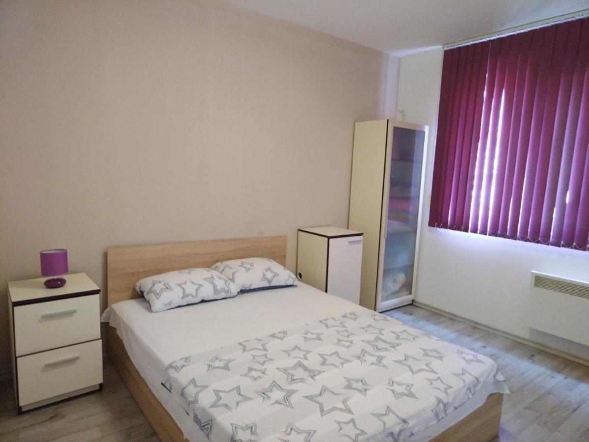 Cosy Central Apartment Varna Exterior photo